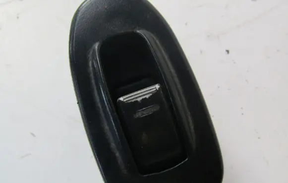 KIA Sephia Electric window control switch 
