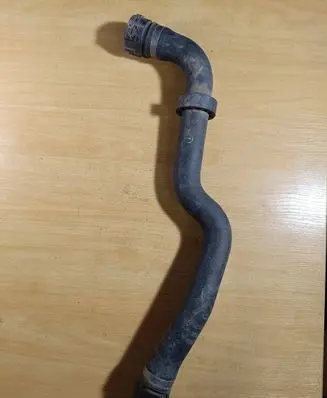 BMW 5 E39 Engine coolant pipe/hose 11532247821