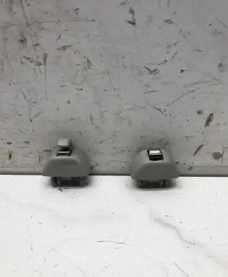 Sun visor clip/hook/bracket