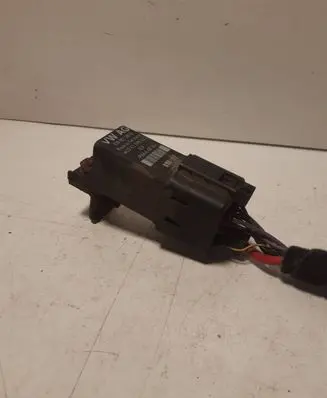 Volkswagen Sharan Glow plug pre-heat relay 038907281D PA66GF30 WL051299023