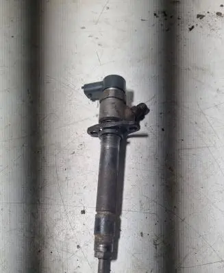 Volvo V70 Fuel injector 0445110078