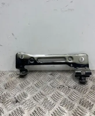Audi Q7 4M Fender mounting bracket 4M0821431