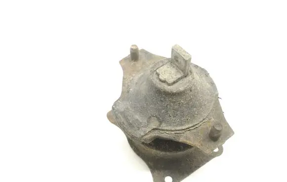 Honda Accord Engine mount bracket