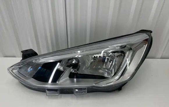 Ford Focus Headlight/headlamp JX7B13W030AE