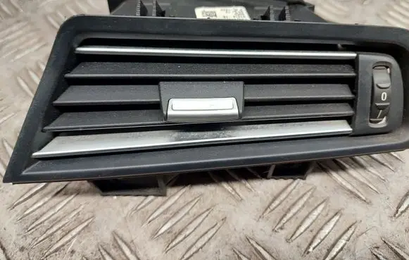 BMW 5 F10 F11 Dashboard side air vent grill/cover trim 0761810
