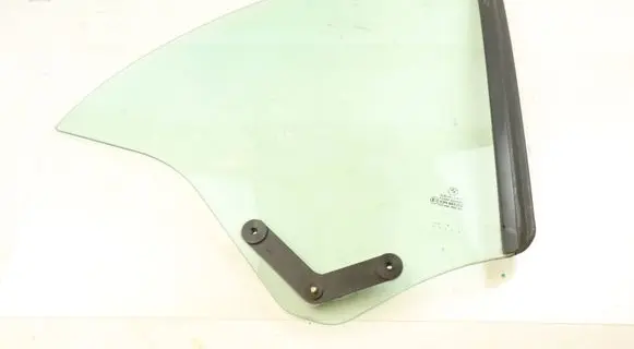 BMW M3 Rear vent window glass 8209424 51368209424