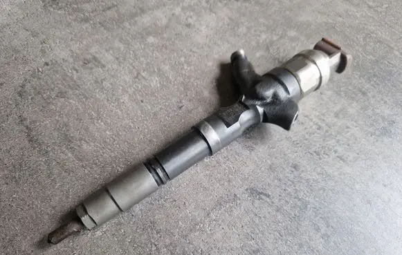 Toyota Hilux (AN10, AN20, AN30) Fuel injector 2367030150