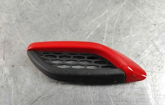 Maserati Levante Fender grill 670139655