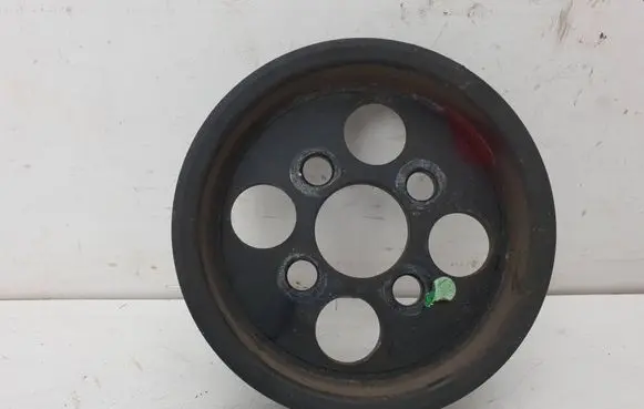 Volvo XC70 Power steering pump pulley 30731821