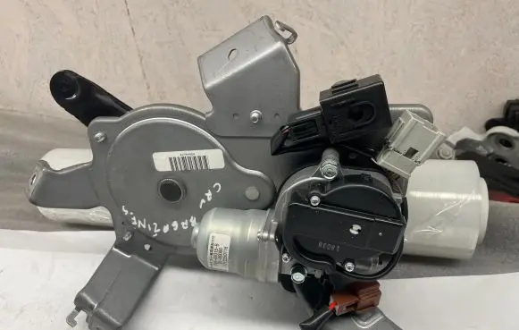 Honda CR-V Tailgate/trunk/boot lift motor P9569315B
