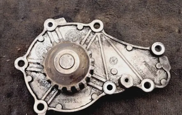 Volvo V50 Water pump 267393 060221A