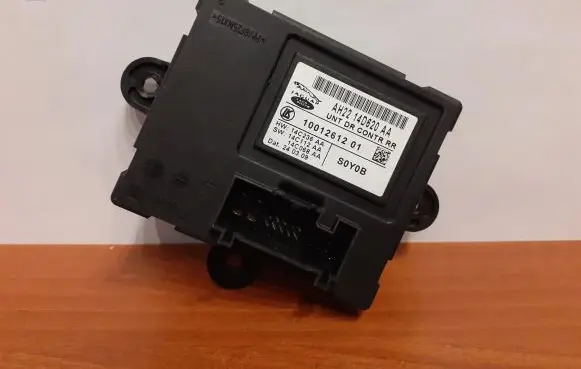 Jaguar XF X250 Door control unit/module AH2214D620AA 2866