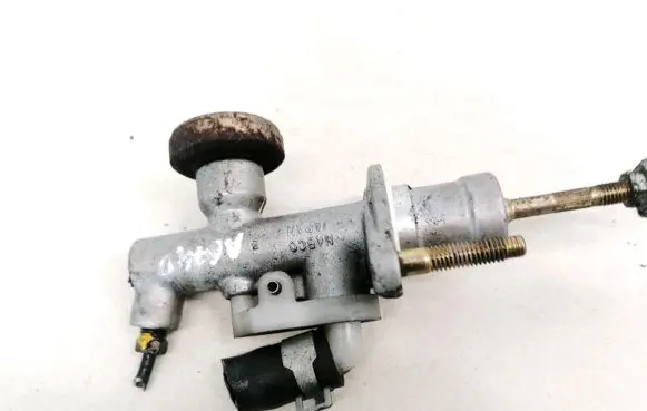 Nissan Almera Tino Master brake cylinder 22157879