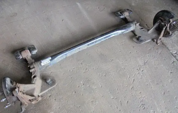 Opel Astra J Rear axle beam 