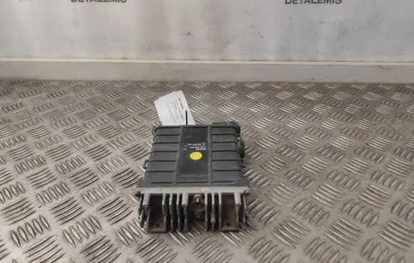 Audi 80 90 S2 B4 Engine control unit/module 0261200220 893907404