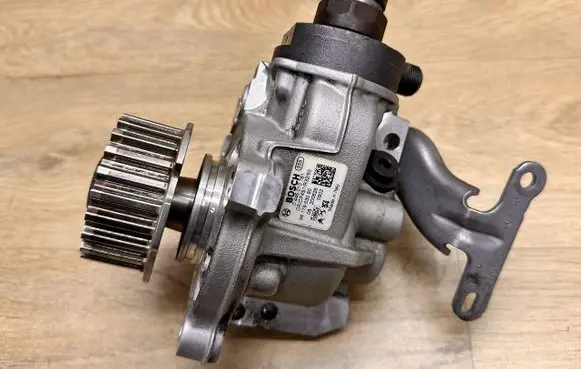 Citroen Berlingo Fuel injection high pressure pump 9817903080 0445010761