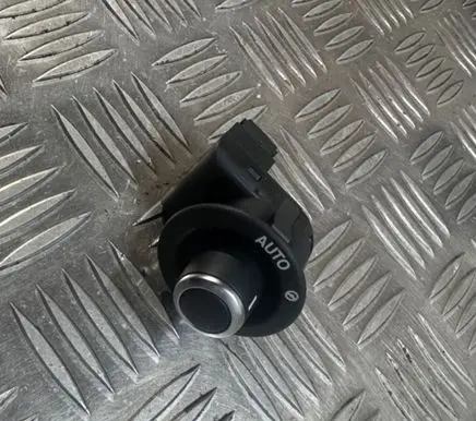 Jaguar XE Steering wheel adjustment switch FW936465BB 90978PG90004 10125308
