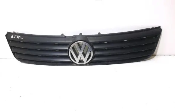 Volkswagen PASSAT B5 Front grill 3B0853653C