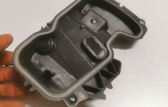 Headlight/headlamp dust cover