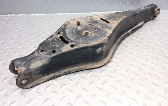 Rear control arm