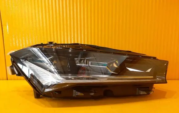 Skoda Superb B9 Headlight/headlamp 3P1941016A