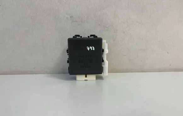 Lexus NX Door central lock control unit/module 8597042010 0515004280