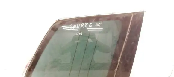 Volkswagen Touareg I Rear side window DOT32M19AS3 43R00069 E000190
