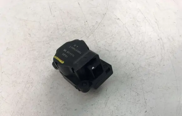 Peugeot 308 Other control units/modules F663746XC