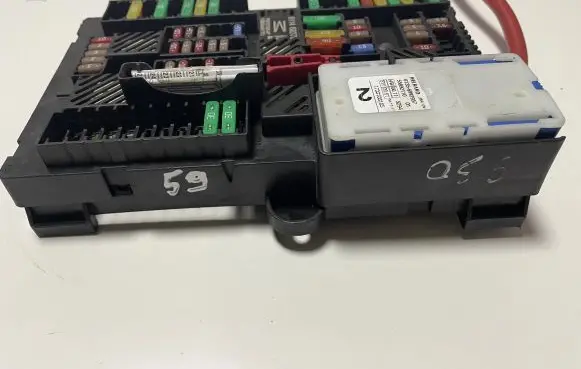 BMW 5 G30 G31 Fuse module 6837091
