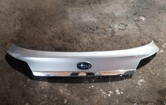 Subaru Outback Tailgate trim C08010034 C08010035