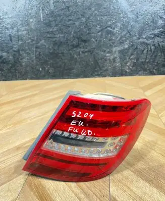 Mercedes-Benz C W204 Rear/tail lights 2048204764 602002