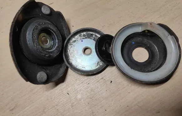 Mitsubishi Space Star Front upper strut mount 