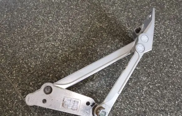 Volkswagen Phaeton Tailgate/trunk/boot hinge 3D5827302J