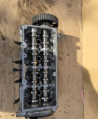 Volkswagen PASSAT B7 Engine head 04L103292F