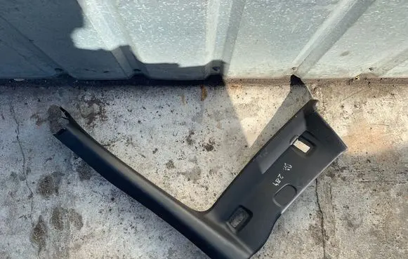 (A) pillar trim