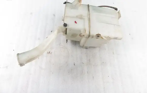 Mitsubishi Outlander Windshield washer fluid reservoir/tank