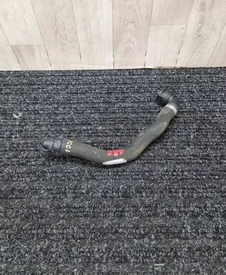 Engine coolant pipe/hose