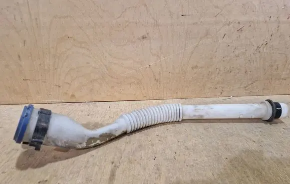 Citroen C5 Window washer liquid tank fill tube 