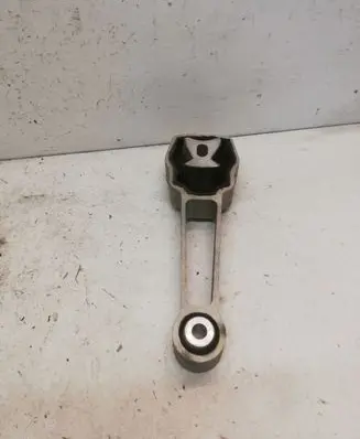 Volvo XC70 Engine mount bracket 30793322