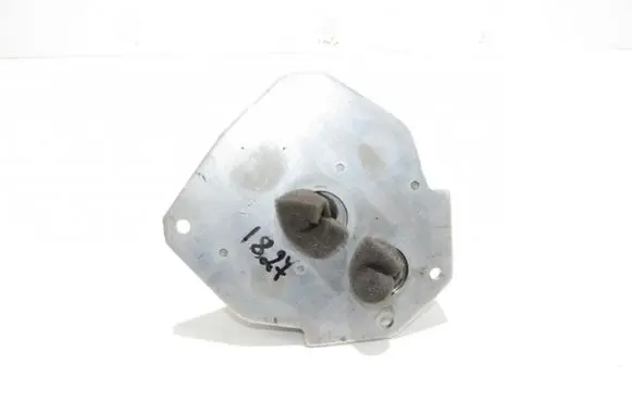 Mazda 6 Oil filter mounting bracket