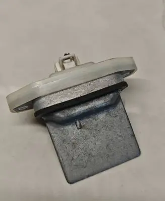 Nissan X-Trail T30 Heater blower motor/fan resistor 2W6002K08