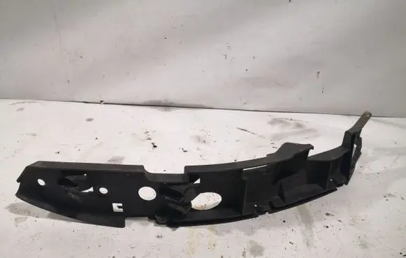 Volkswagen Touareg I Front bumper mounting bracket 7L6807183C