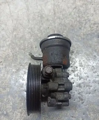 Toyota Avensis T250 Power steering pump