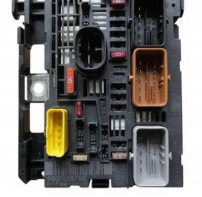 Peugeot Partner BSM Control unit 9807028780