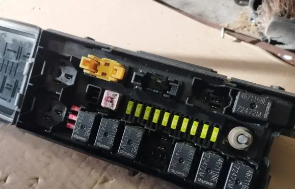 Jeep Grand Cherokee (WK) Fuse box set 04839342AC