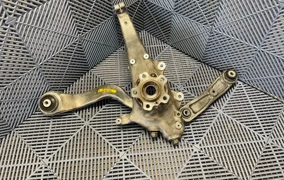 BMW 7 G70 Front wheel hub spindle knuckle 6898543 8854249 6898553