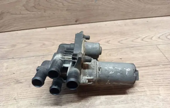 Mercedes-Benz S W220 Coolant heater control valve 2208300084 1147412129