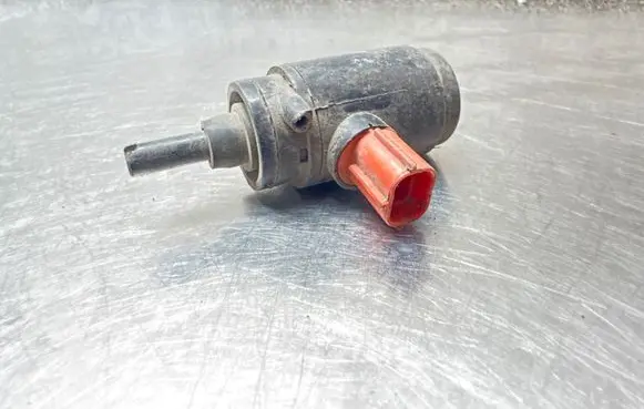 Opel Frontera B Windscreen/windshield washer pump