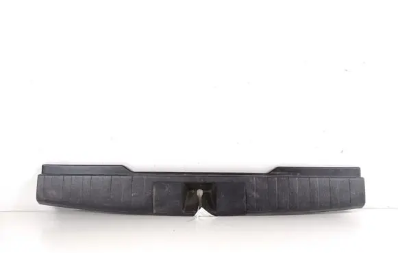 Trunk/boot sill cover protection