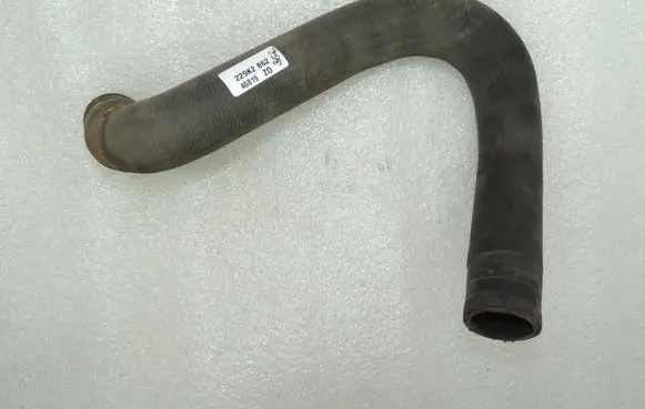 Toyota Avensis T270 Engine coolant pipe/hose 165720D170